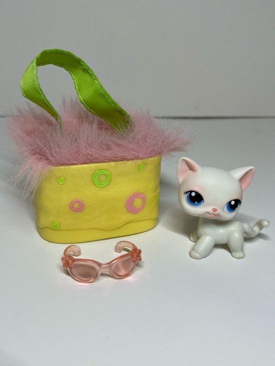 Other - Authentic #64 White Shorthair Cat Littlest Pet Shop LPS Vtg On the Go Carrier